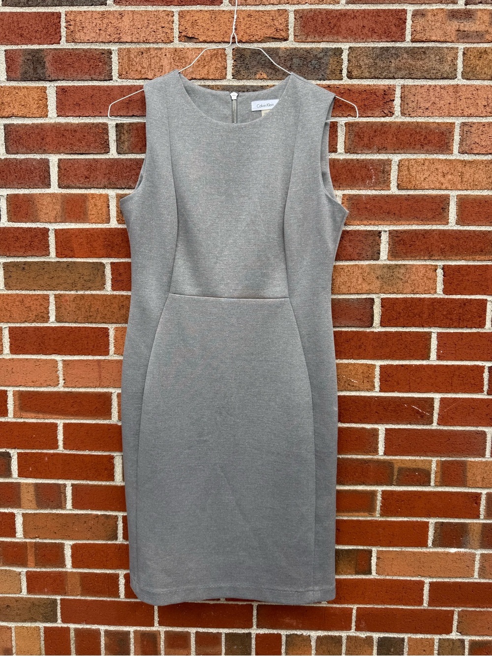 Calvin Klein Gray Sheath Career Dress Size 10 Sleeveless Knee Length Stretch Pro